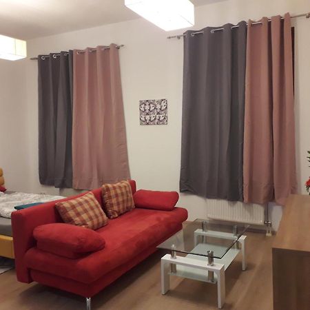 Apartment Top 10 Zentrum Mit 2 Betten Bestrooms Eu 슈타이어 외부 사진